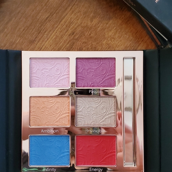 BUNDLE Tarot luminusss eyeshadow pallets - Picture 5 of 10